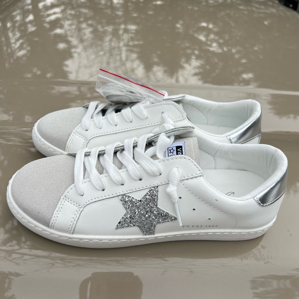 NWOB 🫧Vintage Hanana CARLA white silver glitter sneakers🫧